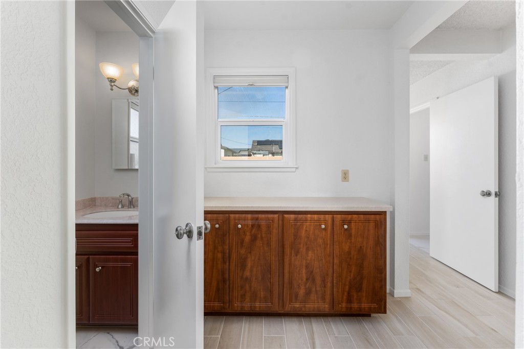 848 N Clifford Avenue Property Photo 13