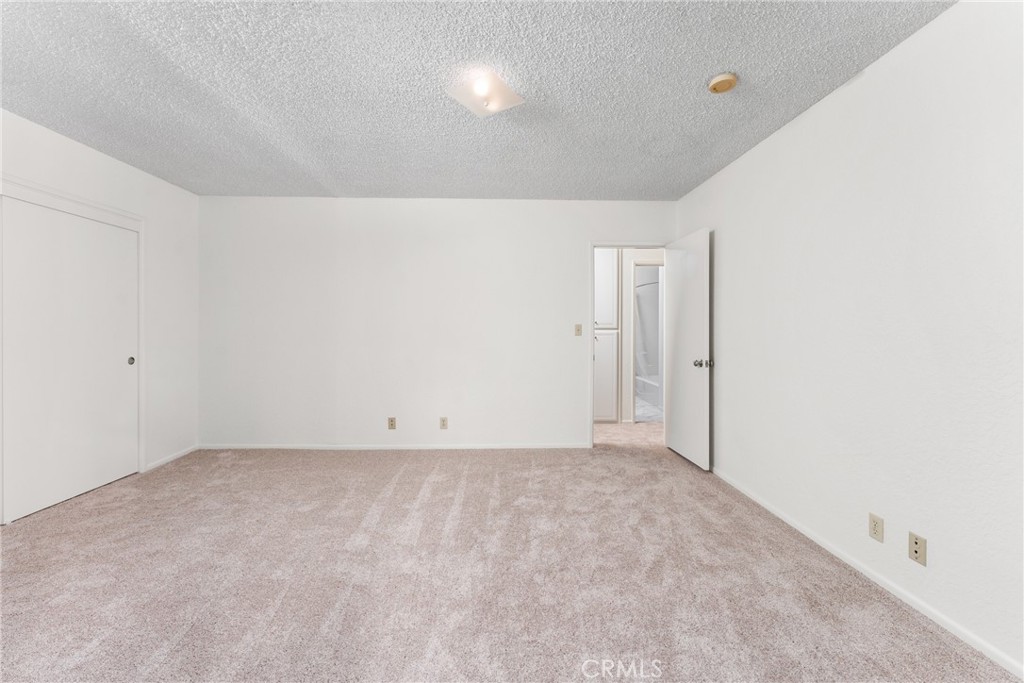 848 N Clifford Avenue Property Photo 25
