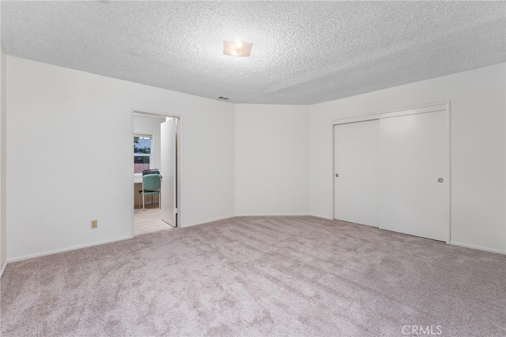 848 N Clifford Avenue Property Photo 26