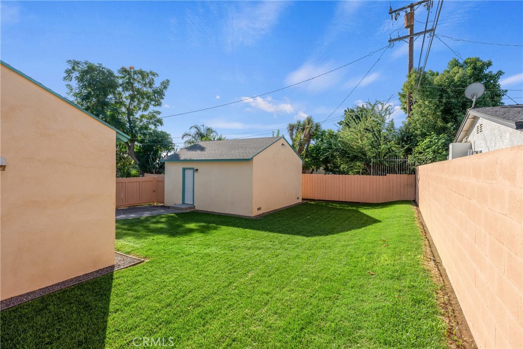 848 N Clifford Avenue Property Photo 34
