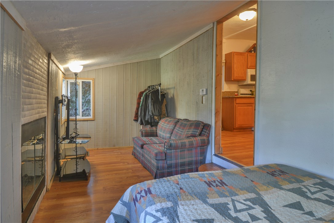 794 Virginia Court Property Photo 4
