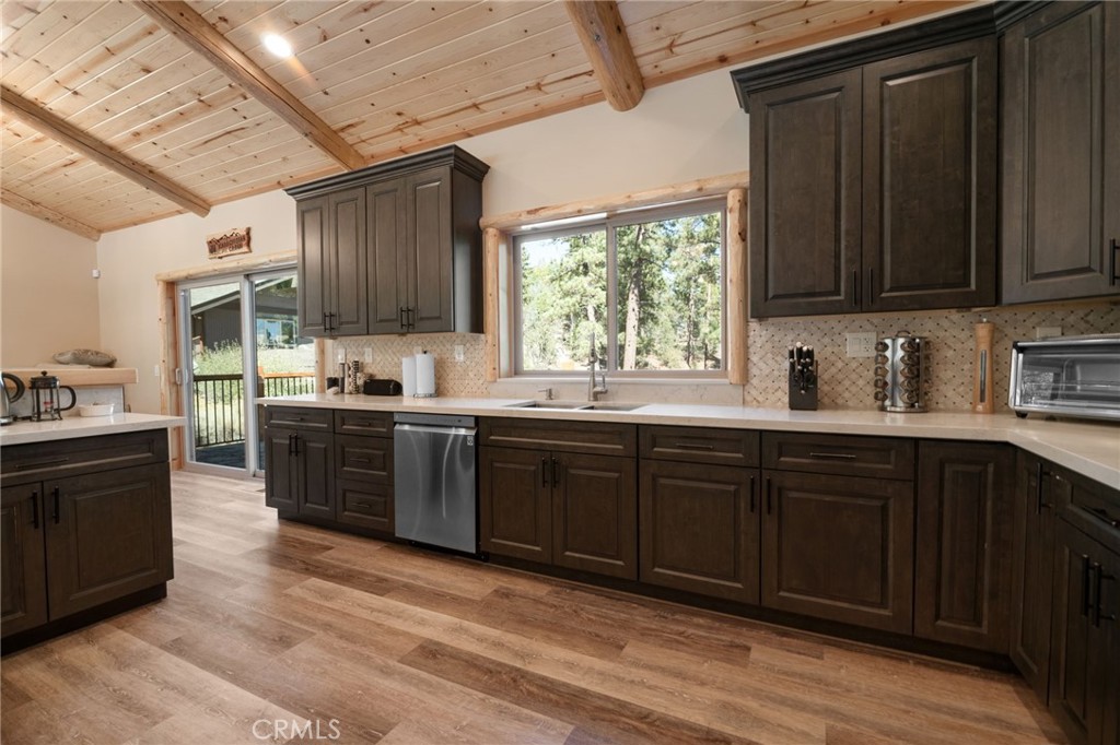 195 Teakwood Drive Property Photo 15