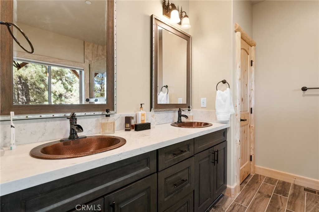 195 Teakwood Drive Property Photo 20