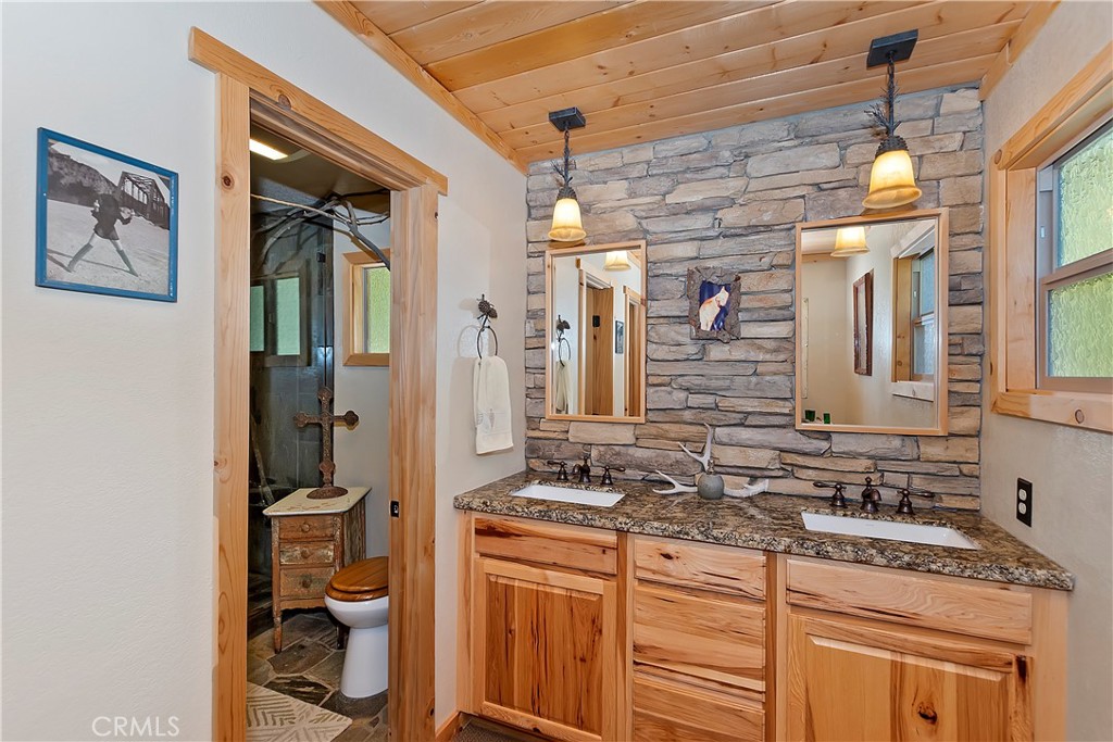 385 Iris Drive Property Photo 25
