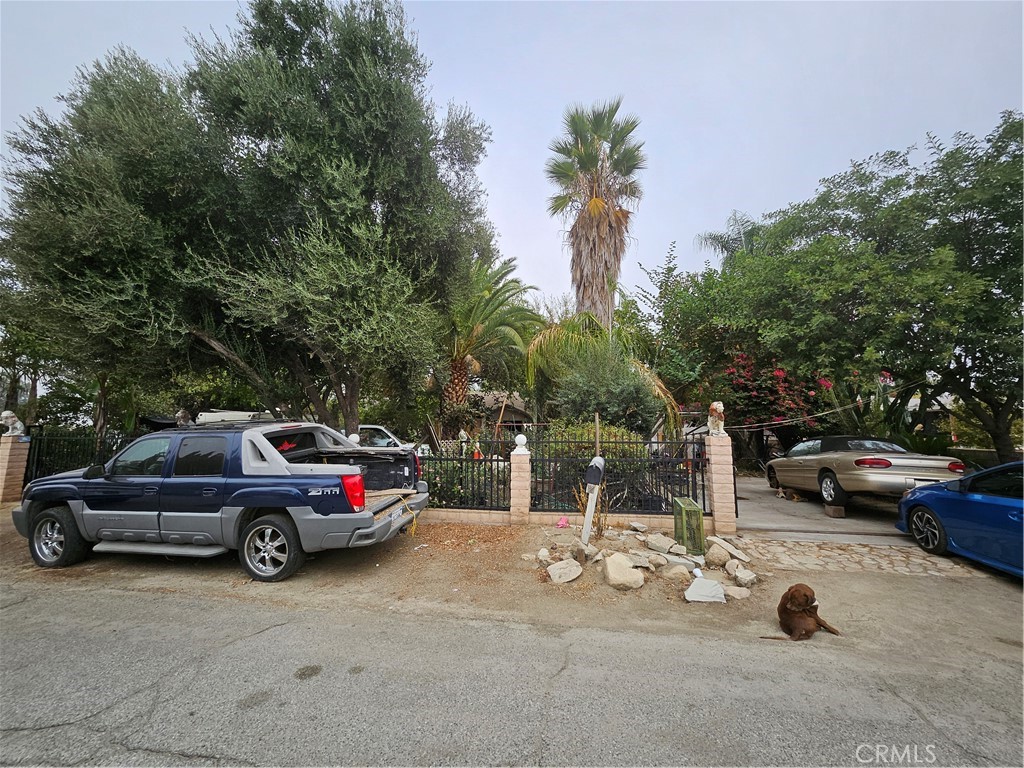 566 E Santa Fe Street Property Photo 1