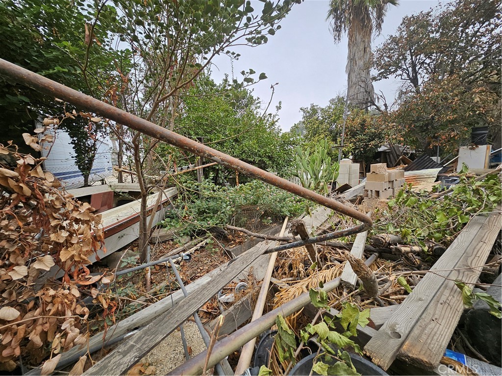 566 E Santa Fe Street Property Photo 4