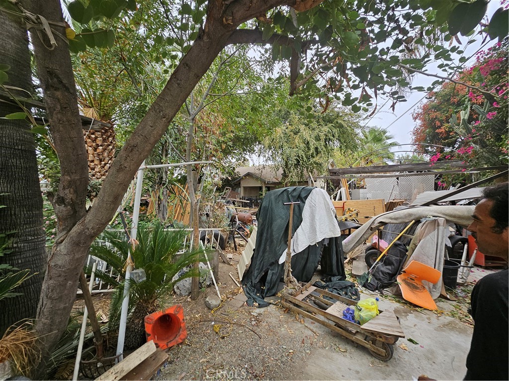 566 E Santa Fe Street Property Photo 7
