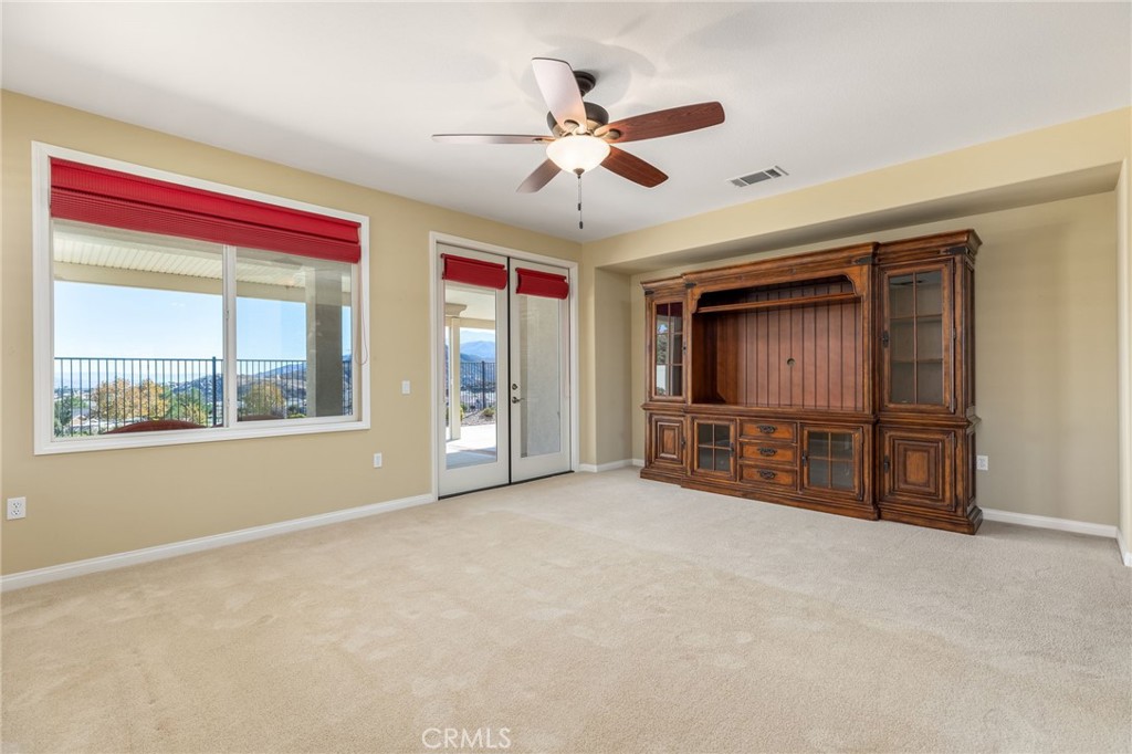 454 Glacier Park Property Photo 5