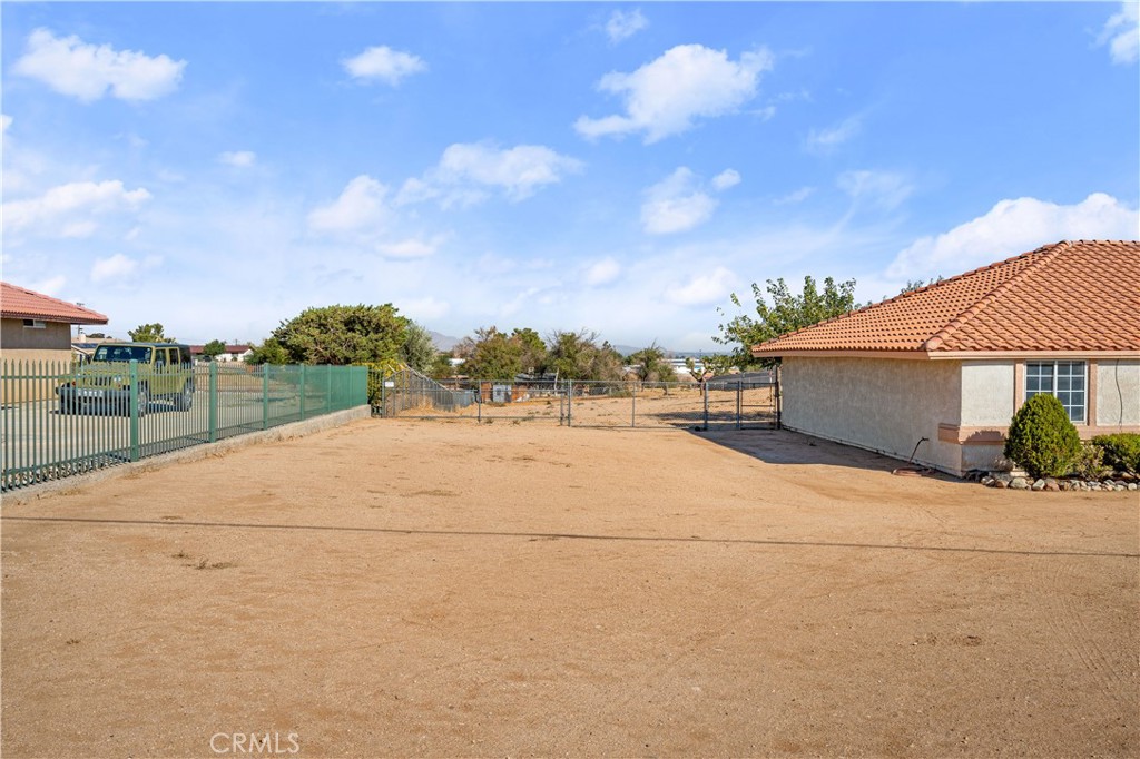 18080 Lemon Street Property Photo 7