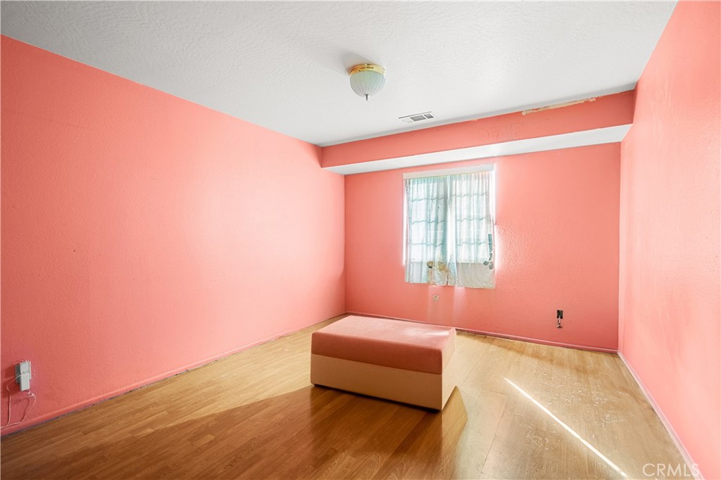 18080 Lemon Street Property Photo 24