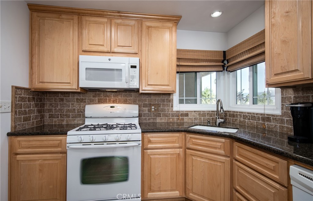 410 Hastings Street Property Photo 12