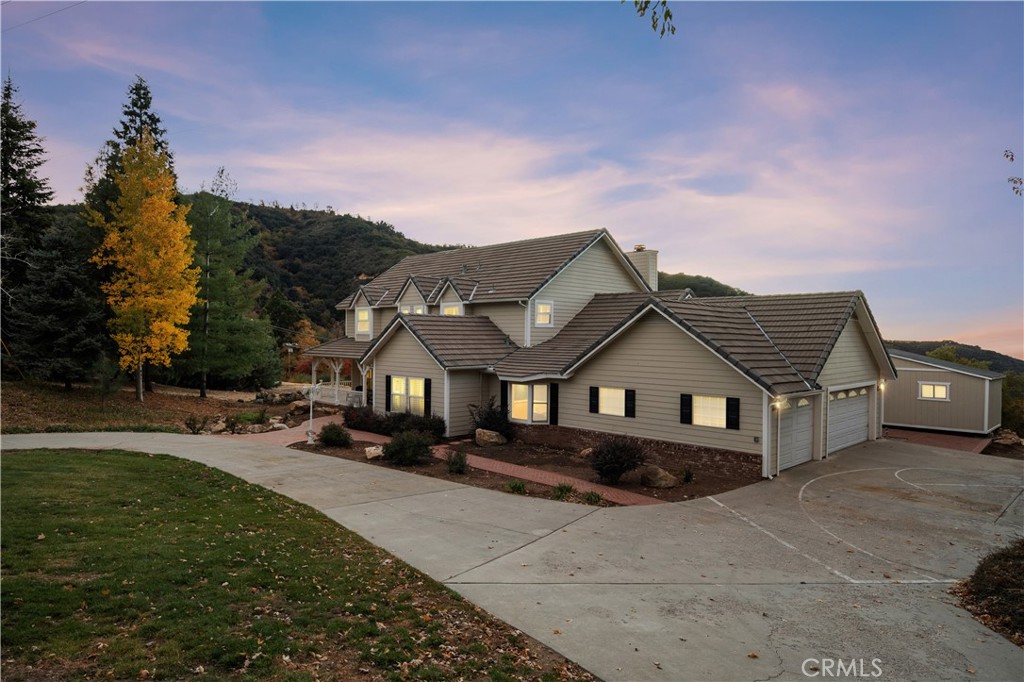 39327 Oak Glen Road Property Photo 1