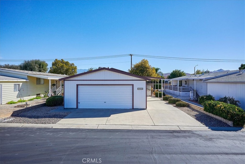 1434 Bishop Drive Property Photo 1