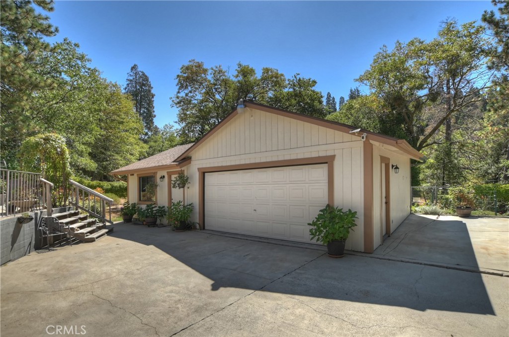 23167 Brookside Road Property Photo 2