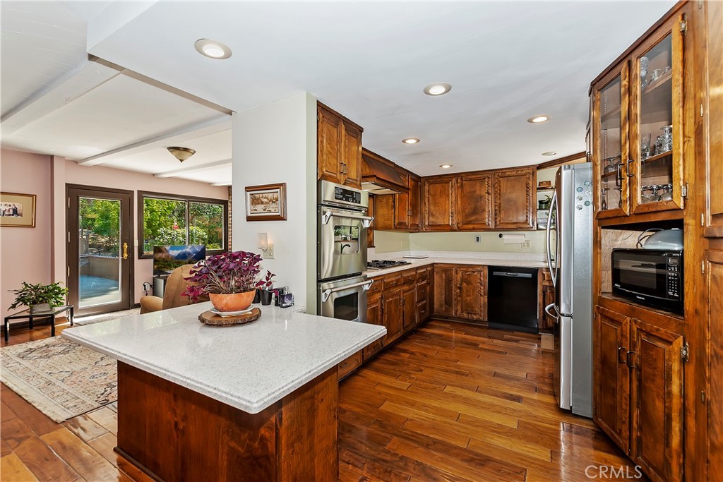 23167 Brookside Road Property Photo 6
