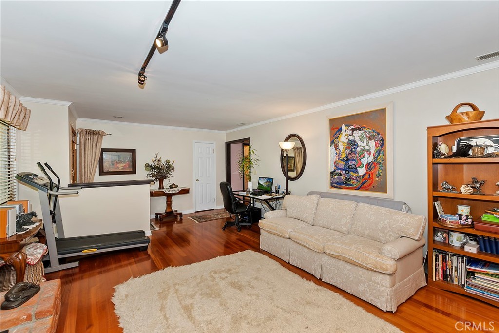 23167 Brookside Road Property Photo 9