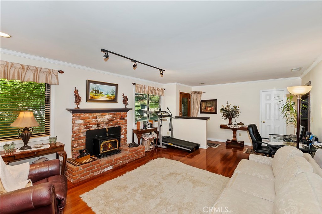 23167 Brookside Road Property Photo 10
