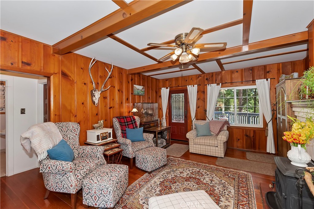 22911 Crest Forest Drive Property Photo 4