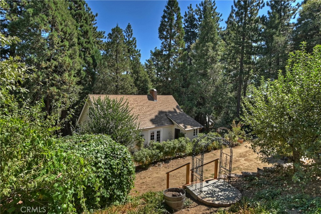 22911 Crest Forest Drive Property Photo 5