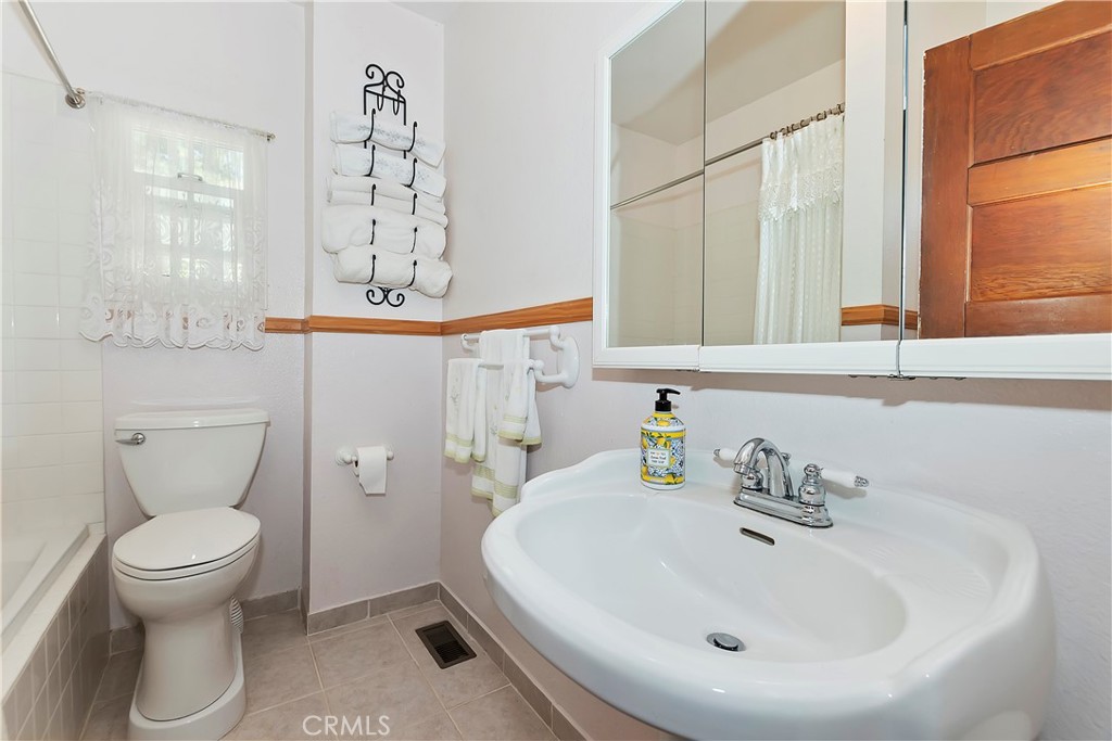 22911 Crest Forest Drive Property Photo 13