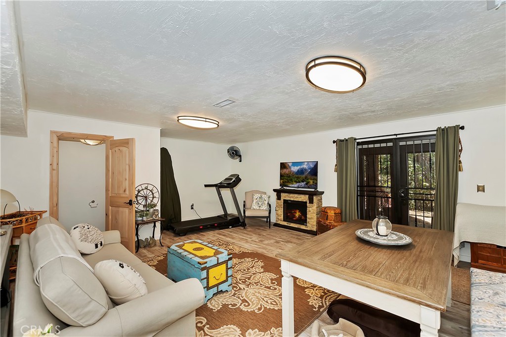 22911 Crest Forest Drive Property Photo 19