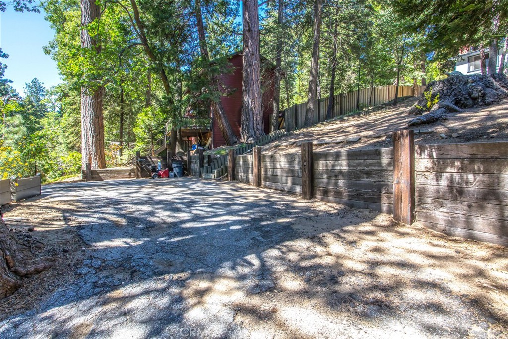 2212 Spring Oak Drive Property Photo 4