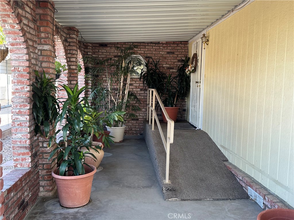 25140 W Posey Drive Property Photo 5