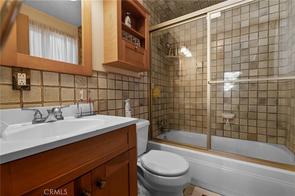 400 Shakespeare Lane Property Photo 5