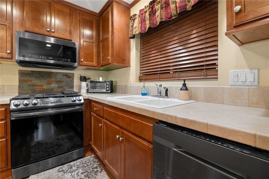 391 Montclair Drive 99 Property Photo 14