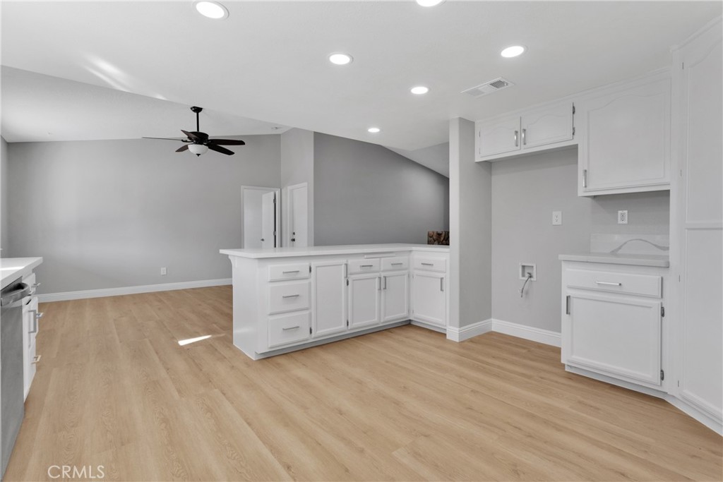 9986 Hemlock Avenue Property Photo 12
