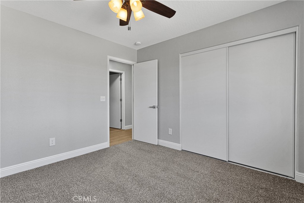 9986 Hemlock Avenue Property Photo 17