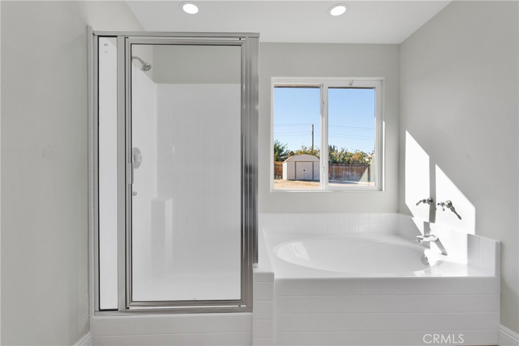 9986 Hemlock Avenue Property Photo 19