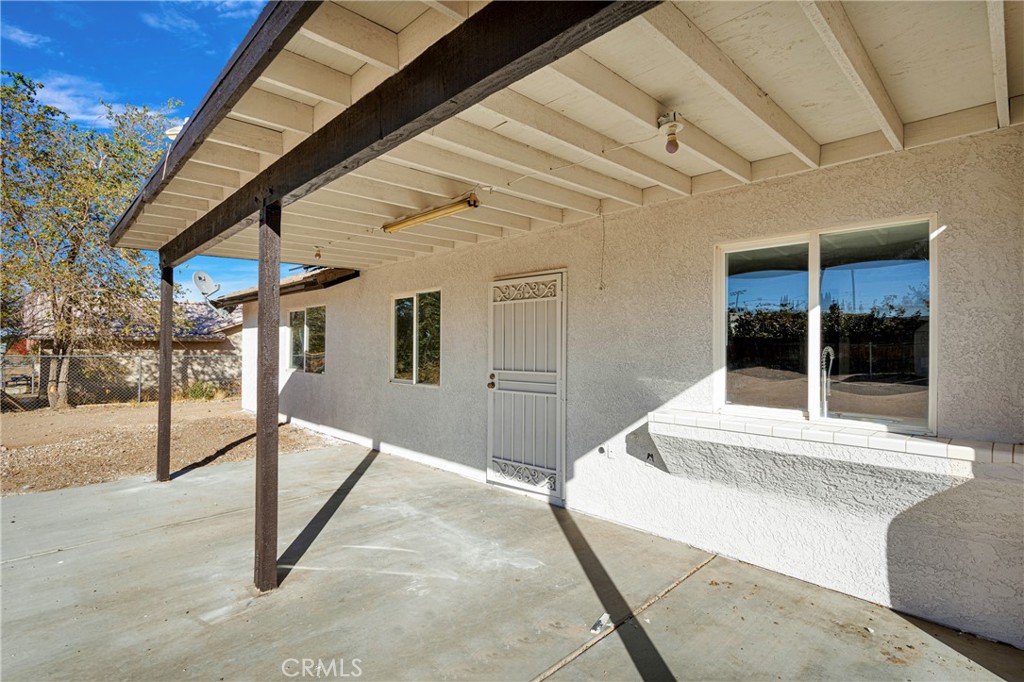 9986 Hemlock Avenue Property Photo 24