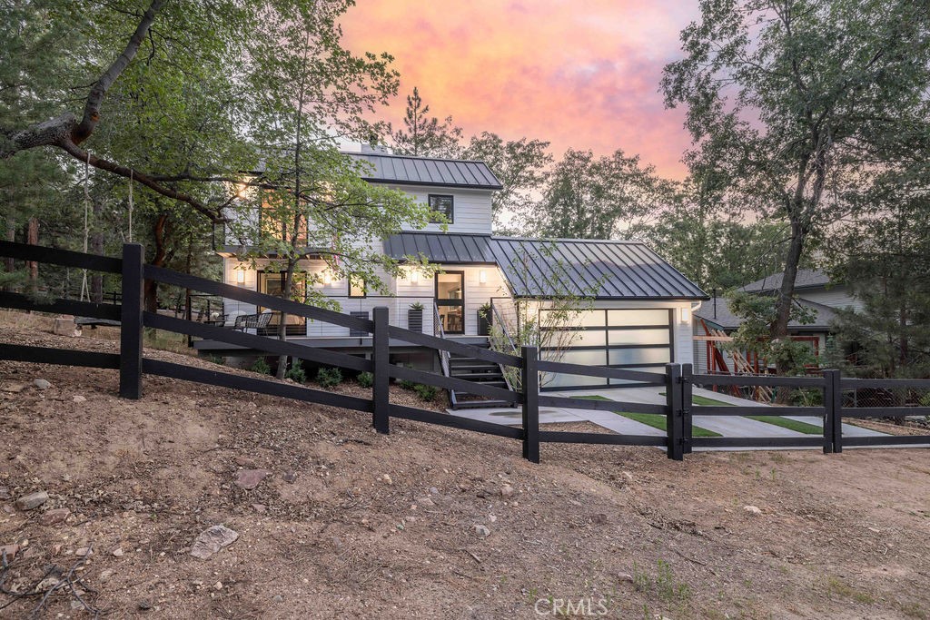 796 Ford Property Photo 4