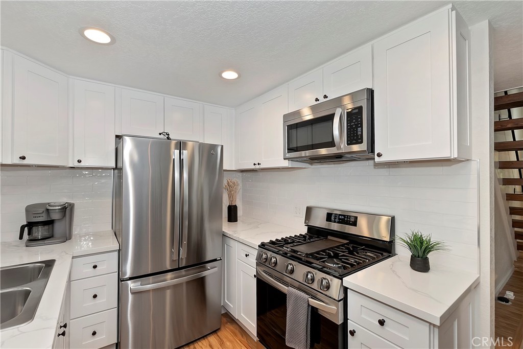 26625 Pinehurst Drive Property Photo 15