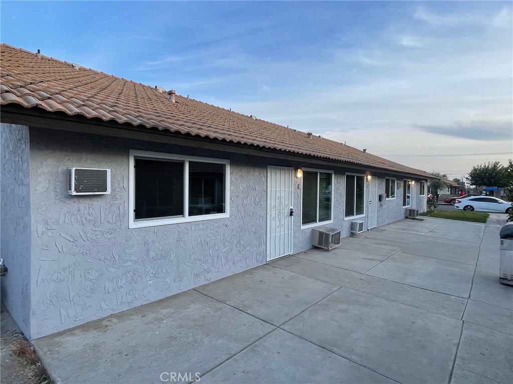 24238 Postal Avenue Property Photo 4