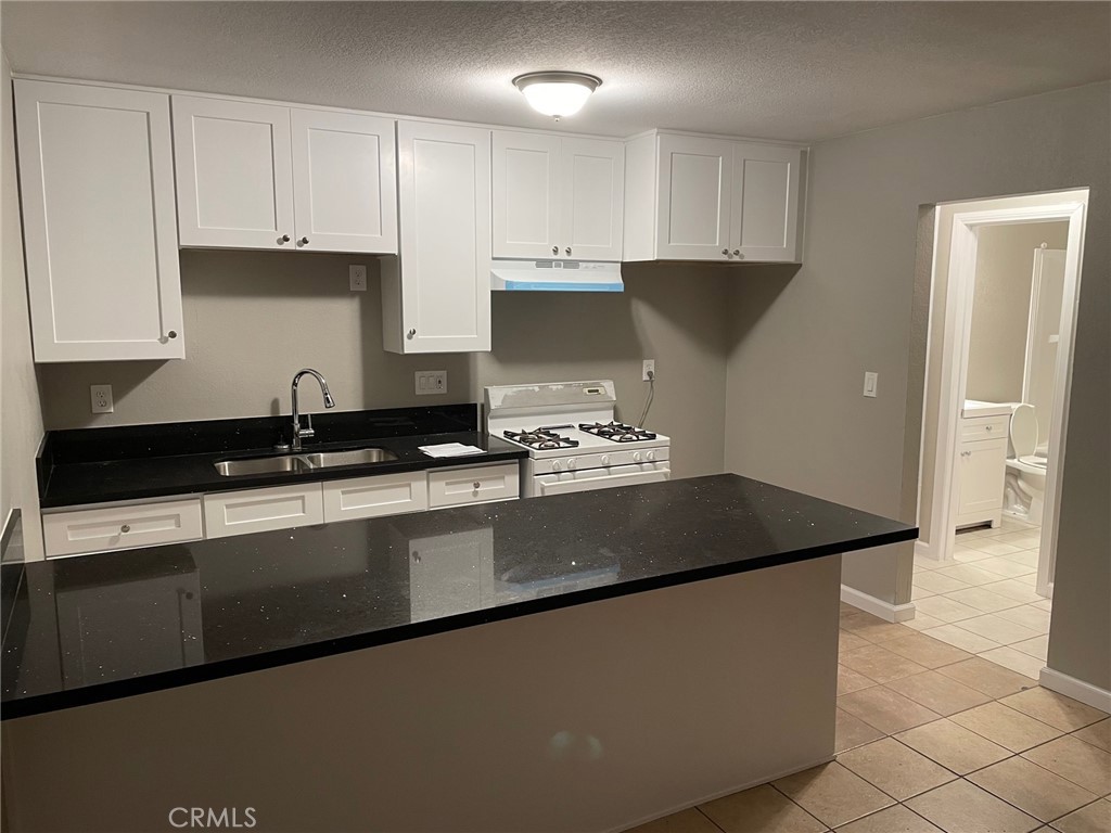 24238 Postal Avenue Property Photo 6