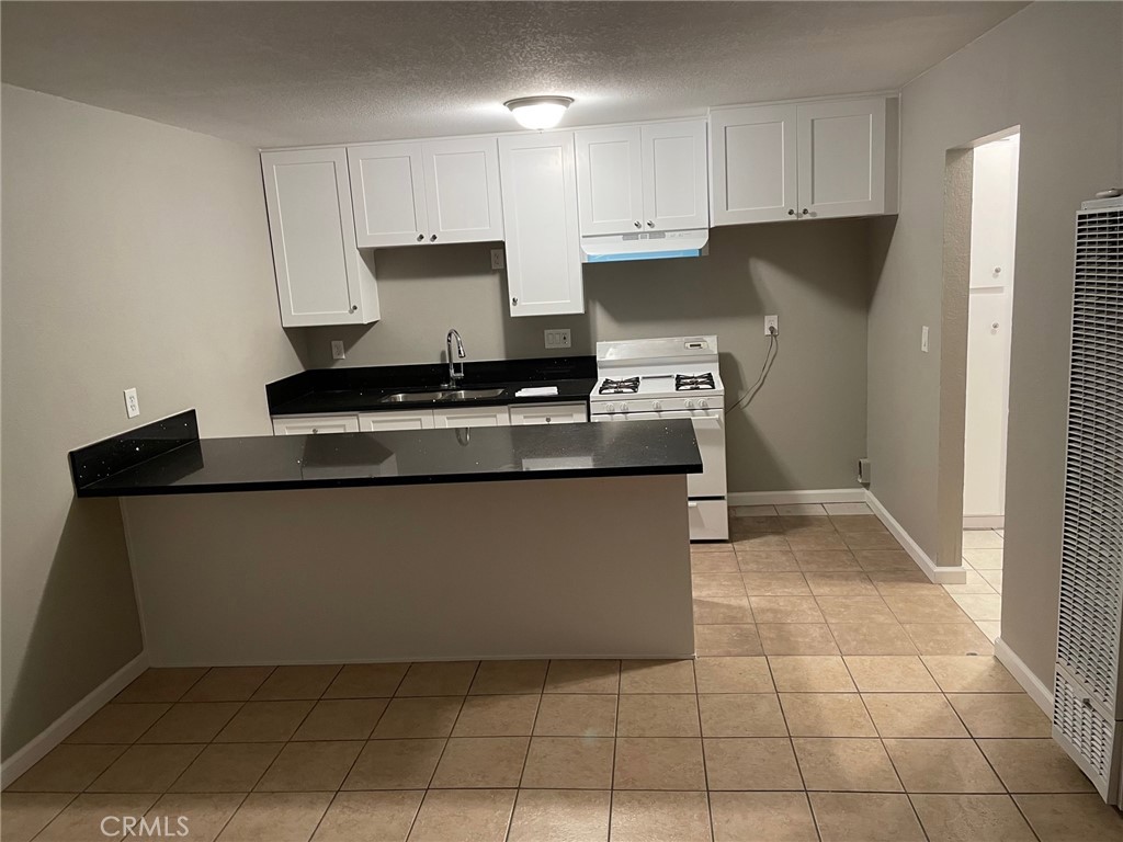 24238 Postal Avenue Property Photo 7