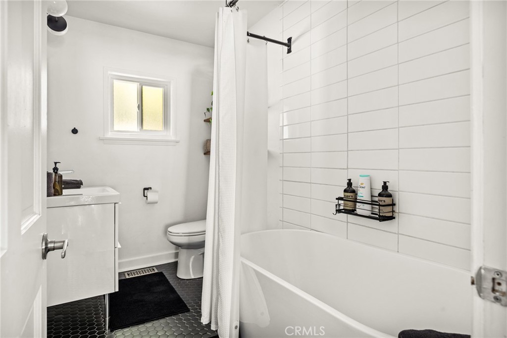 628 Kuffel Canyon Road Property Photo 16