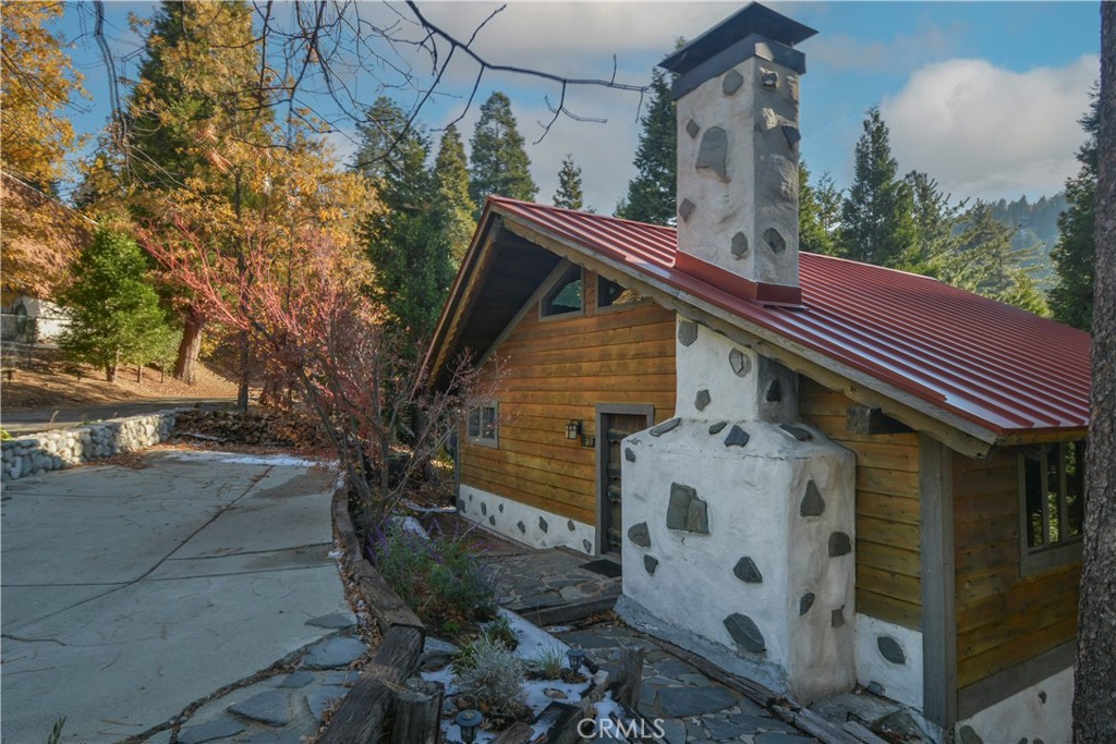 739 Bergschrund Drive Property Photo 1