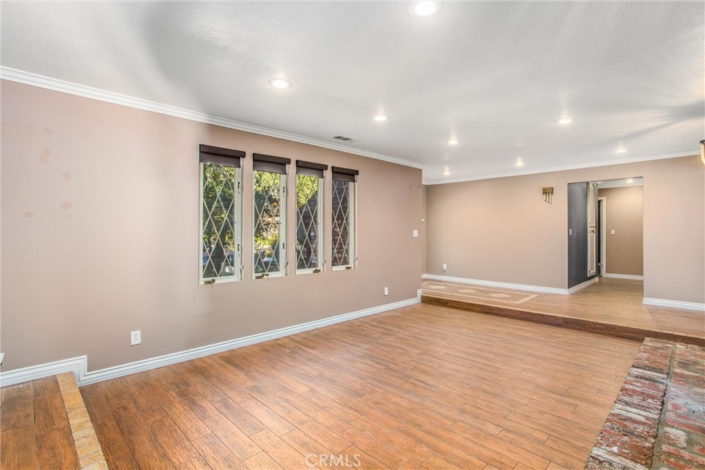 37095 Oak View Road Property Photo 9
