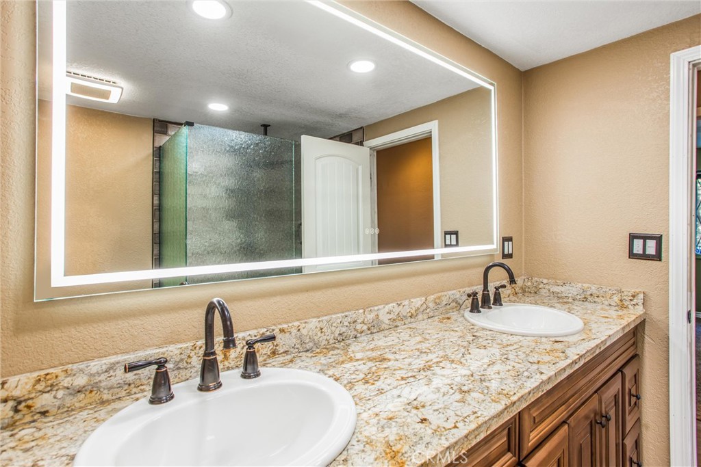 37095 Oak View Road Property Photo 28
