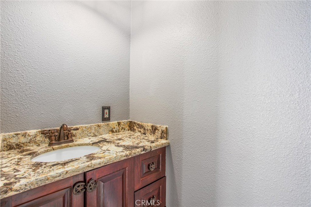 37095 Oak View Road Property Photo 37