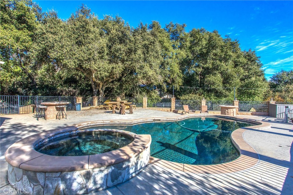 37095 Oak View Road Property Photo 57