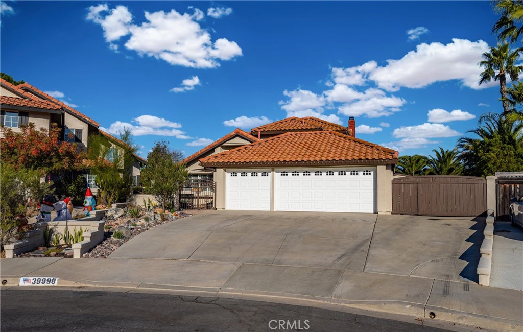39998 Stamos Court Property Photo 1