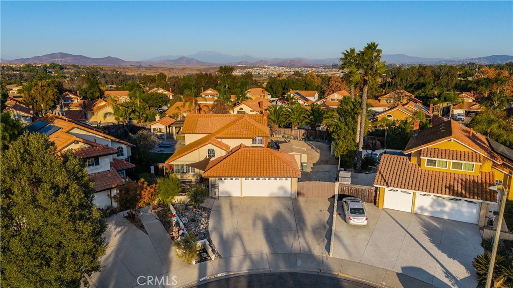 39998 Stamos Court Property Photo 3