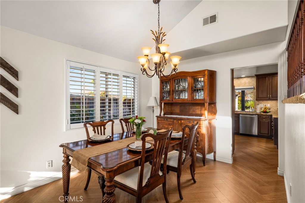 39998 Stamos Court Property Photo 11