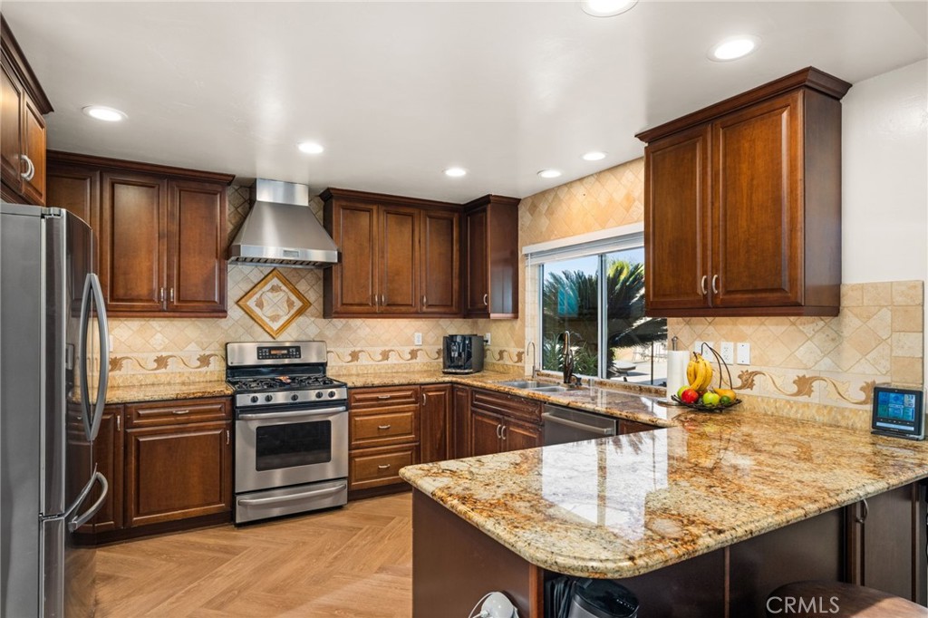 39998 Stamos Court Property Photo 16