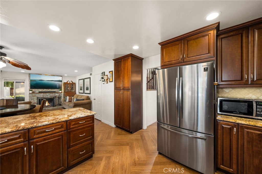 39998 Stamos Court Property Photo 17