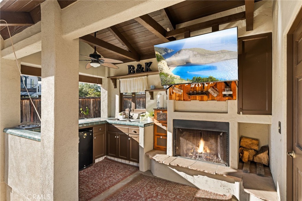 39998 Stamos Court Property Photo 43